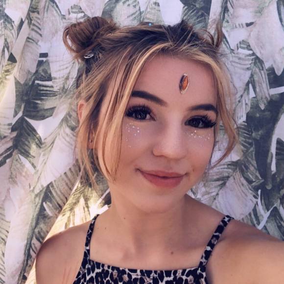 Meet your Posher, Sophia - Picture 1 of 1